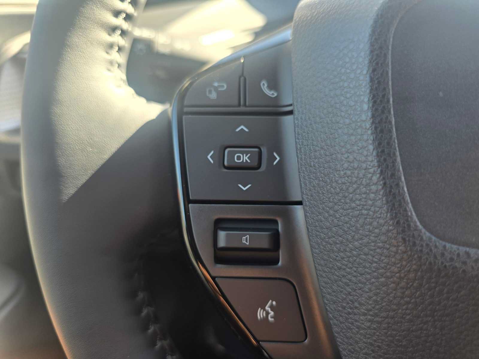 New 2027 Toyota Prius Limited AWD/4WD image 32