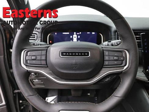 Used 2024 Jeep Wagoneer L Series II w/ Flexible Seating Group AWD/4WD image 10