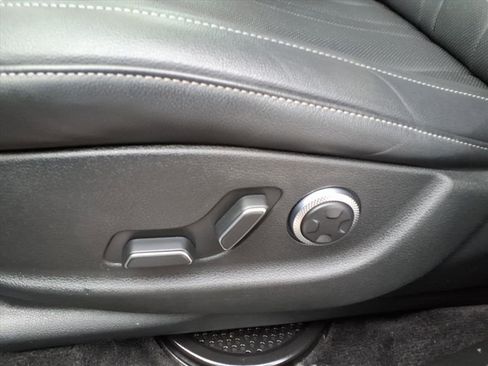 Used 2025 Genesis GV80 2.5T Standard image 16