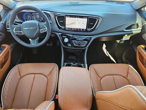 New 2026 Chrysler Pacifica Pinnacle FWD image 13
