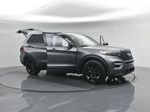 Certified 2023 Ford Explorer ST-Line w/ Class IV Trailer Tow Package RWD image 38