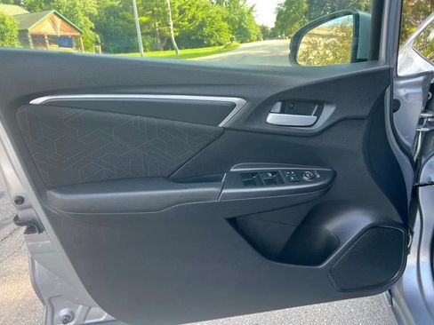 Used 2017 Honda Fit EX image 9