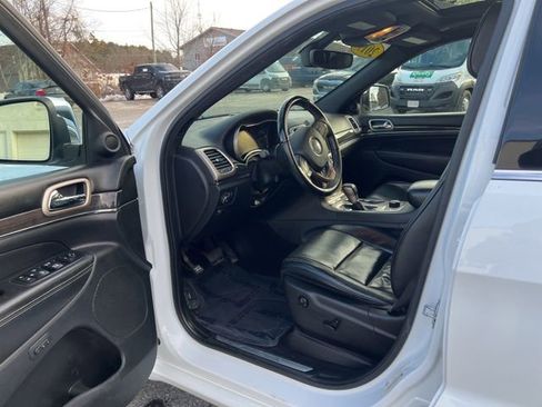 Used 2017 Jeep Grand Cherokee Overland image 23