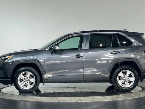 Used 2022 Toyota RAV4 XLE w/ Convenience Package AWD/4WD image 6