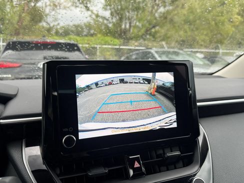 Used 2025 Toyota Corolla LE FWD image 19