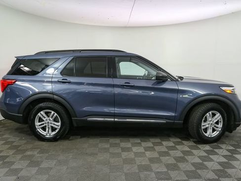 Used 2021 Ford Explorer XLT w/ Equipment Group 202A AWD/4WD image 14