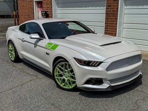 Used 2017 Ford Mustang GT Premium w/ GT Performance Package image 24