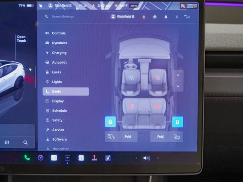 Used 2026 Tesla Model Y AWD image 33