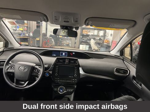 Used 2020 Toyota Prius Prime LE image 27