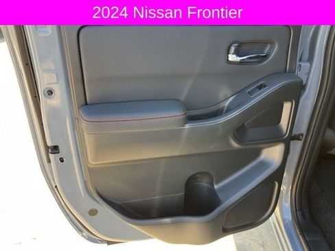 Used 2024 Nissan Frontier Pro-X image 18