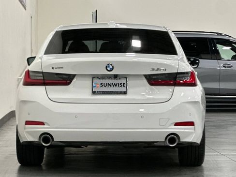 Used 2025 BMW 330i Sedan w/ Premium Package RWD image 5