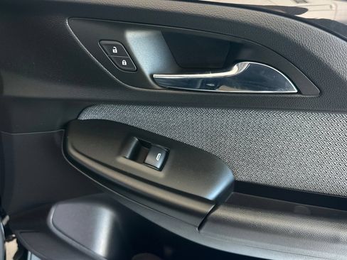 Used 2023 Chevrolet TrailBlazer LT FWD image 21