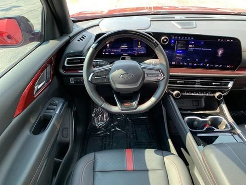 Used 2024 Chevrolet Traverse RS w/ LPO, Floor Liner Package AWD/4WD image 16