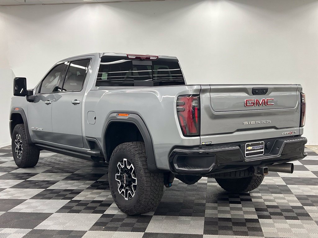 Used 2025 GMC Sierra 2500 AT4X AWD/4WD image 5