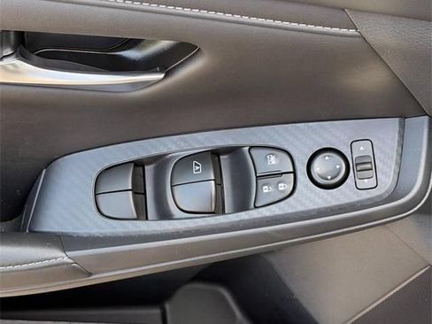 Used 2025 Nissan Sentra SV FWD image 9