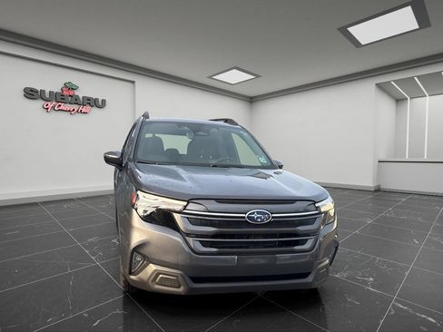 Certified 2025 Subaru Forester Premium AWD/4WD image 3
