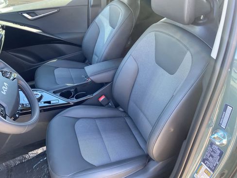 Used 2025 Kia Niro Wind FWD image 11