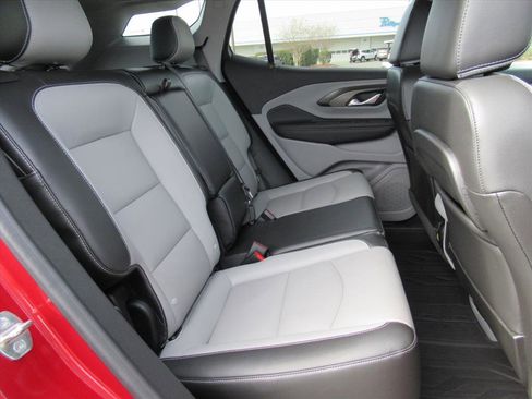 Used 2022 GMC Terrain SLT w/ Infotainment Package II image 31