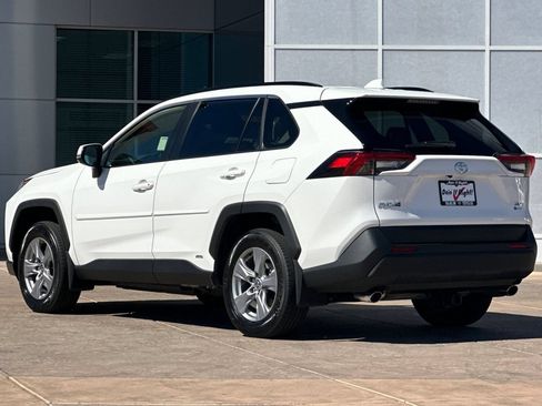 Used 2025 Toyota RAV4 XLE AWD/4WD image 6