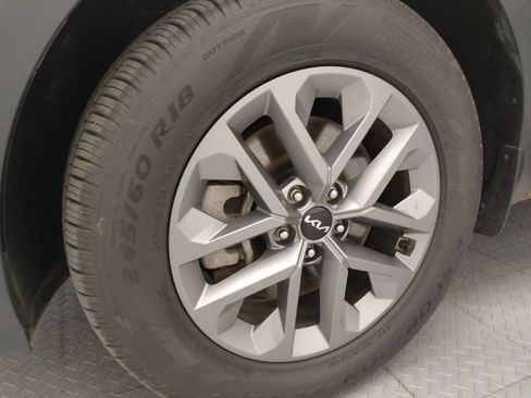 Used 2023 Kia Telluride LX image 31