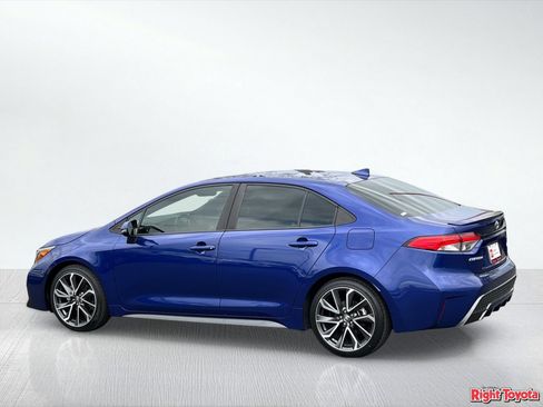Certified 2020 Toyota Corolla SE w/ SE Premium Package FWD image 5
