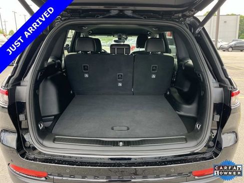 Certified 2024 Jeep Grand Cherokee Altitude AWD/4WD image 13