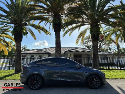 Used 2021 Tesla Model Y Performance AWD/4WD image 2