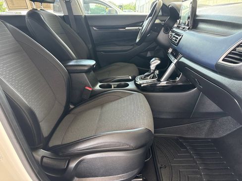 Used 2023 Kia Seltos S AWD/4WD image 17