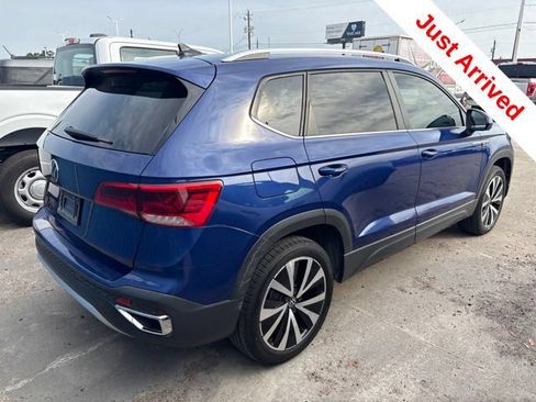 Used 2023 Volkswagen Taos SE FWD image 9