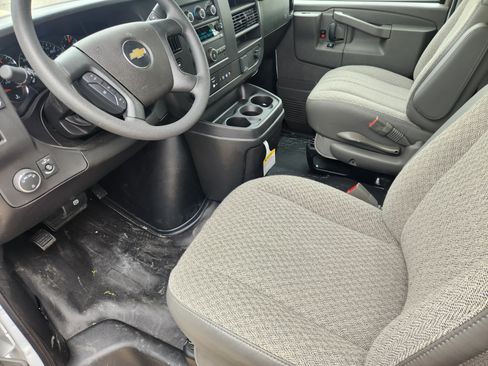 New 2025 Chevrolet Express 3500 w/ Power Convenience Package image 4
