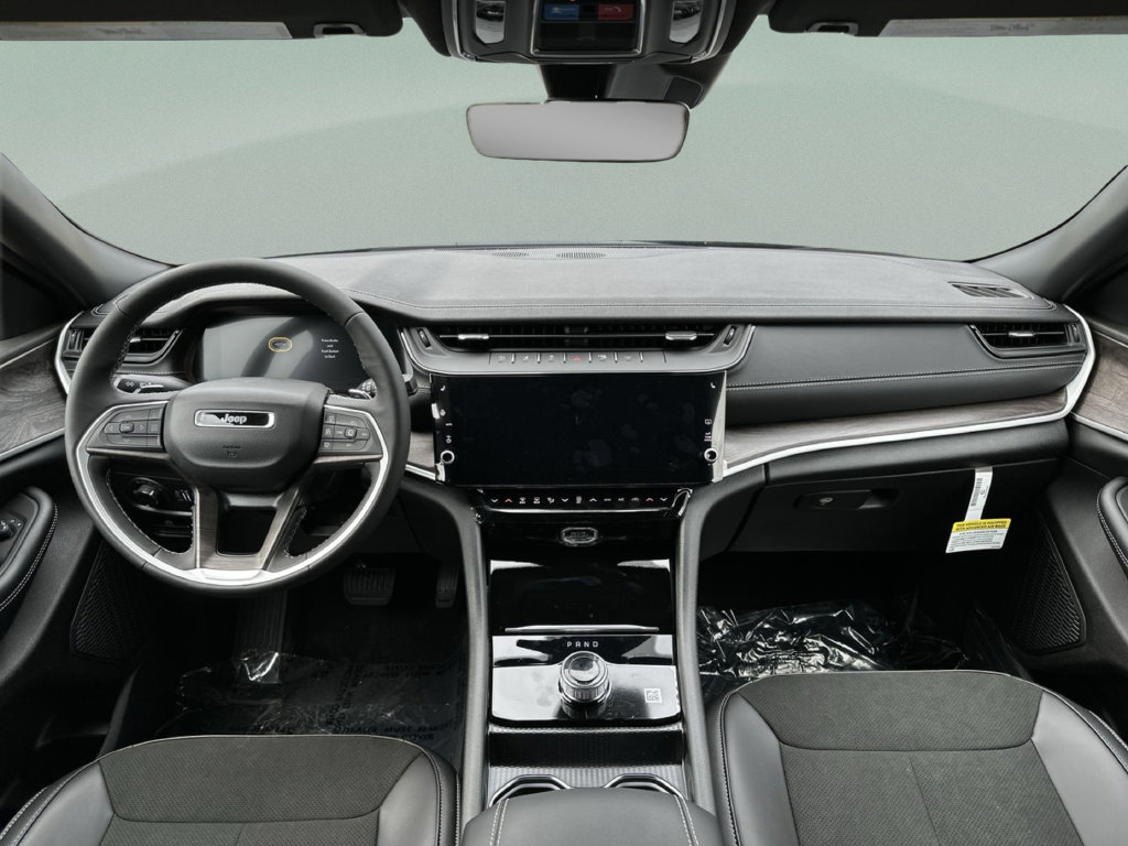 New 2027 Jeep Grand Cherokee Altitude RWD image 25
