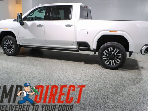 Used 2024 GMC Sierra 2500 Denali Ultimate AWD/4WD image 10