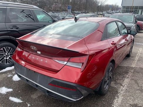 Used 2025 Hyundai Elantra Sport image 4