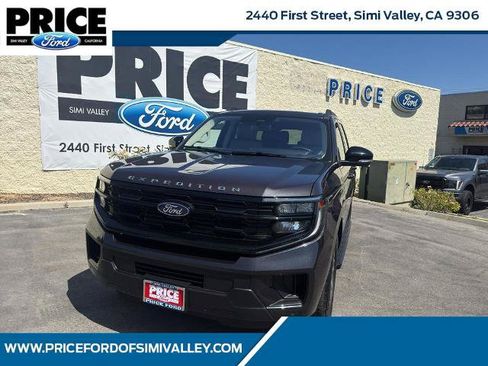 Certified 2025 Ford Expedition Active AWD/4WD image 1