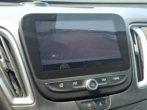 Used 2022 Chevrolet Malibu LT FWD image 9
