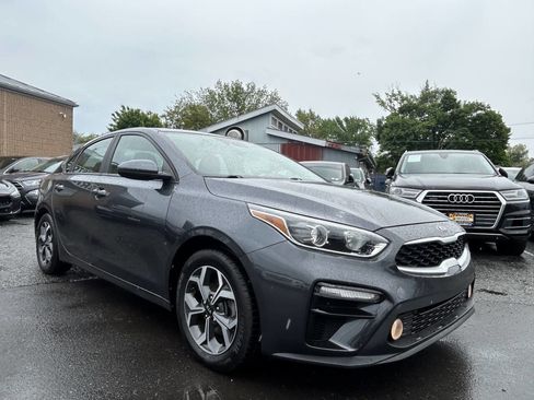 Used 2020 Kia Forte LXS FWD image 7