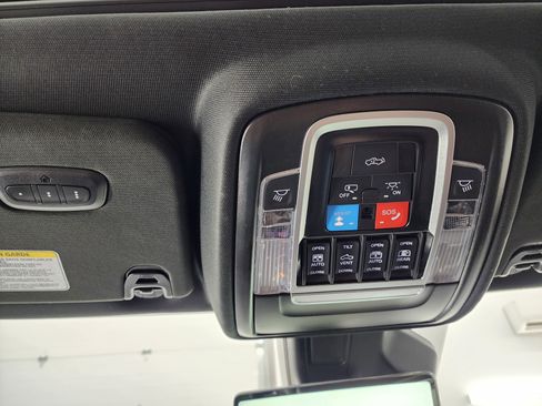 Used 2025 RAM 1500 Limited AWD/4WD image 58
