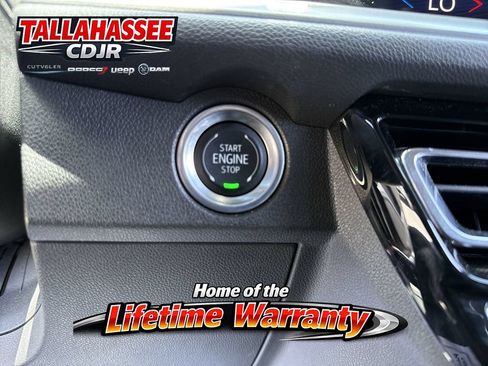 Used 2024 Chevrolet Traverse LT FWD image 20