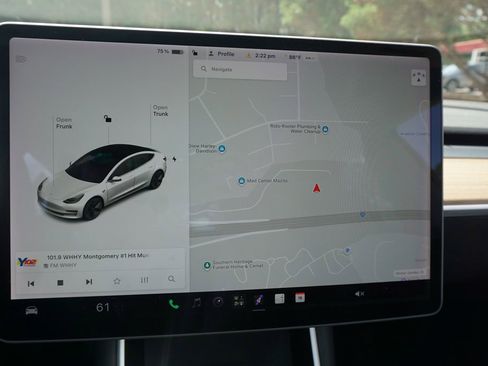Used 2020 Tesla Model 3 Standard Range Plus RWD image 9