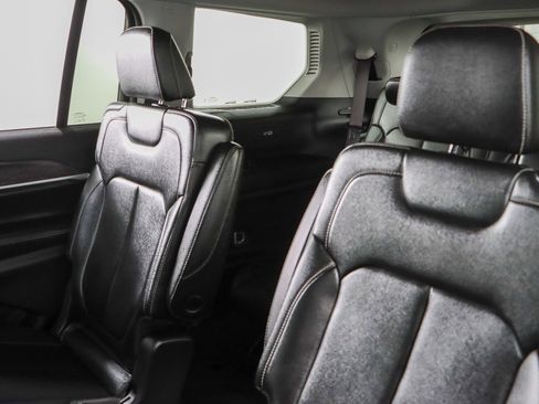 Used 2023 Jeep Grand Cherokee L Limited image 24