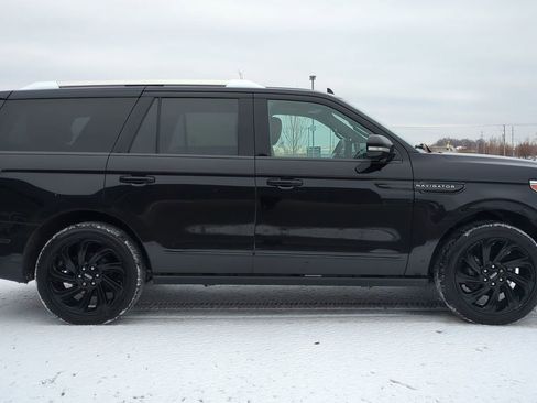 Used 2023 Lincoln Navigator Reserve w/ Equipment Group 201A image 8