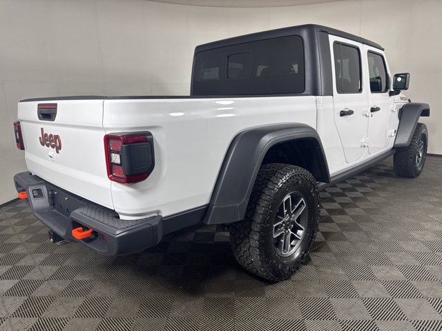 Used 2025 Jeep Gladiator Mojave w/ Convenience Group AWD/4WD image 3