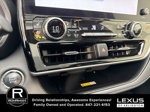 Used 2023 Toyota Highlander Platinum AWD/4WD image 9