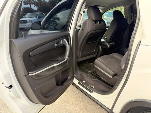 Used 2012 GMC Acadia SLE FWD image 20