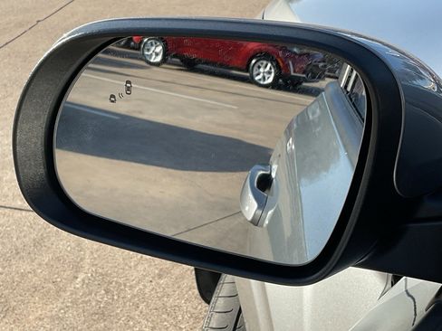 Used 2025 Kia Soul LX w/ LX Technology Package image 11