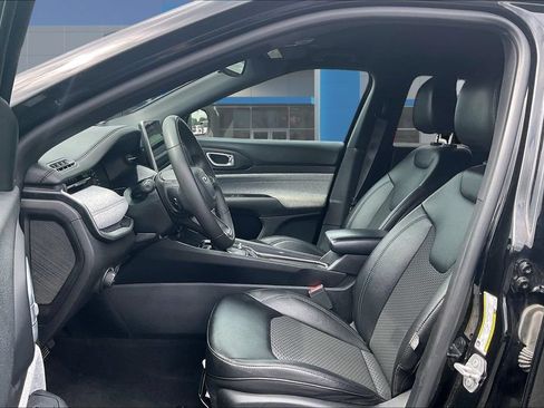 Used 2024 Jeep Compass Latitude AWD/4WD image 21