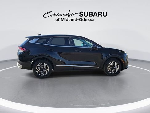 Used 2025 Kia Sportage LX image 9