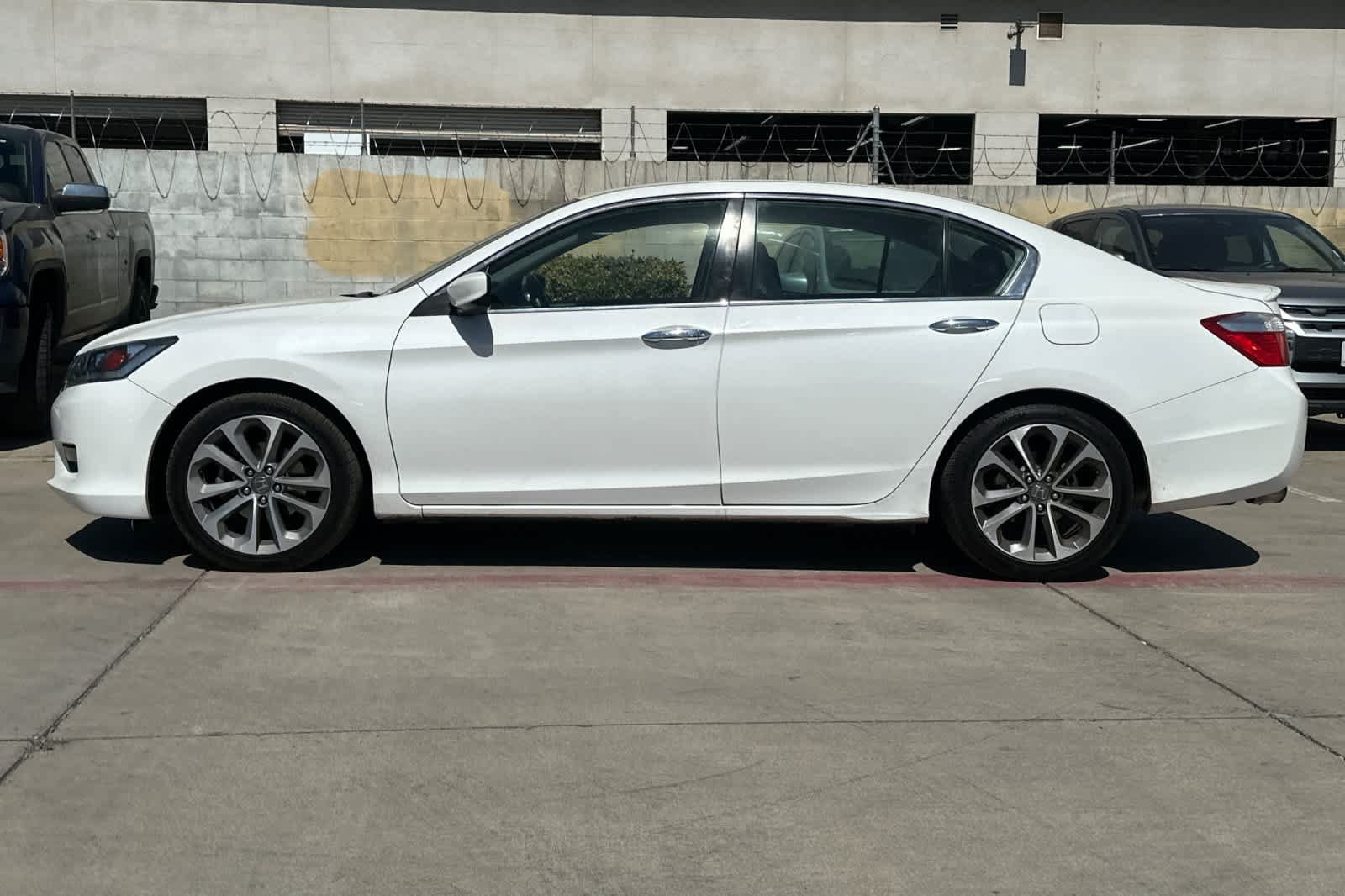 Used 2015 Honda Accord Sport image 6