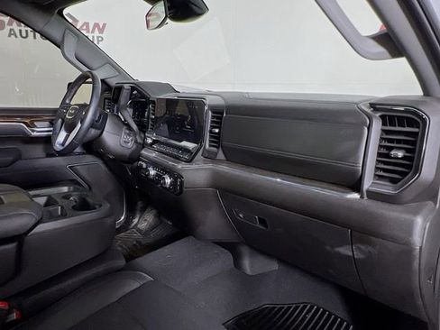 Used 2025 GMC Sierra 1500 Elevation image 38