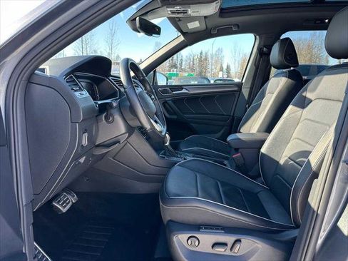 Used 2022 Volkswagen Tiguan SEL R-Line image 20